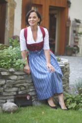 Oktoberfest Saison 2016 im klassisch bayerischen Dirndl