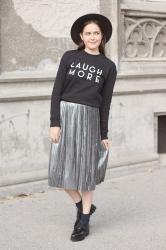 Metallic pleated skirt