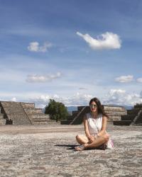 L:White in Teotihuacan