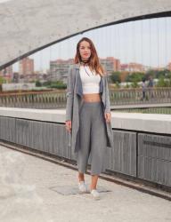 LOOK EN TONOS GRISES