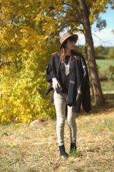 Chapeau et poncho pour l'automne