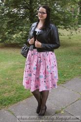 Good things for bad girls - Vixen make up skirt review