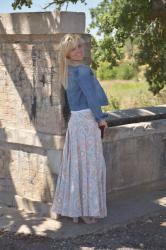 OUTFIT: PRINTED LONG SKIRT  AND DENIM JACKET - COME ABBINARE UNA MAXI GONNA -