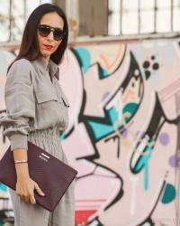 Look urban chic con Mono gris de Zara Studio y Zapatos Stilettos en color Rosa