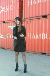 OUTFIT: All Black and Velvet - Samtboots, Schirmmütze und Schwarzes Kleid