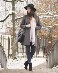 Grey Coat & Fedora Hat OOTD