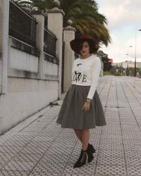 SUDADERA EN UN LOOK LADY