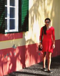 THE RED DRESS ON HOLIDAY
