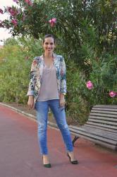 Dos looks con blazer estampada