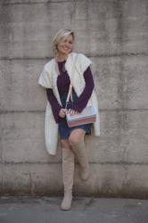 OUTFIT: DENIM SKIRT, FAUX FUR VEST AND EMBROIDERED SWEATER - GONNA DI JEANS ABBINATA A STIVALI AL GINOCCHIO E GILET DI PELLICCIA ECOLOGICA -