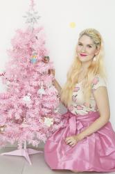 {Christmas}: How to Celebrate a Pink Christmas