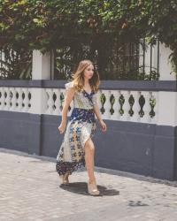 Vestido de flores asimétrico