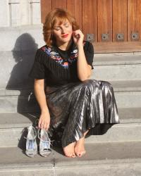 METALLIC ACCORDION PLEAT SKIRT