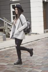 Oversized cardigan & black denim