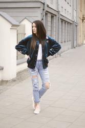 GETTING READY FOR SPRING : EMBROIDERED GREEN BOMBER JACKET