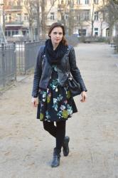 Boxhagener Platz, Berlin - Bikerjacke trifft Blumenkleid