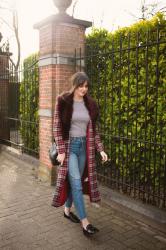 Outfit: printmixing in plaid maxi coat, stripes and polkadots