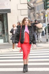 Red pencil skirt for an eye-catching look (Milan Fashion Week Outfit)