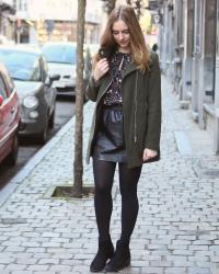 Vegan Look: Faux Leather Skirt and Khaki Coat