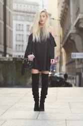 TOTAL BLACK LOOK : MAŁA CZARNA + KOZAKI ZA KOLANO