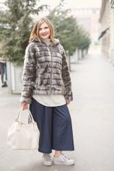 Minimal chic look from Milan Fashion Week (Fashion Blogger Outfit)