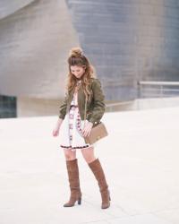 CHAQUETA MILITAR VERDE, VESTIDO BOHO Y HIGHLY PREPPY