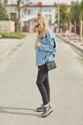 COLD SHOULDER TURTLENECK with denim