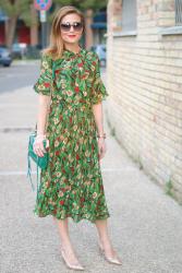 Metisu green pleated floral print midi dress