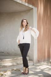 Camisa blanca con mangas acampanadas