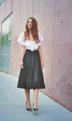 LOOK CON FALDA MIDI 