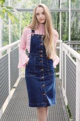 Pinafore Dresses: The All-Season Pleasers