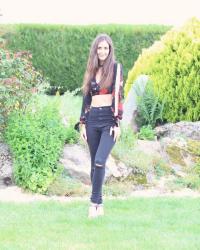 Tenue pour un festival : crop top et jean taille haute