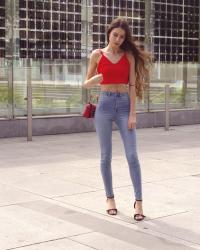 CZERWONY TOP | JEANS | RED POWER 