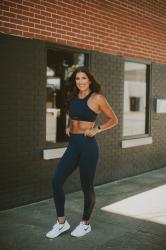 Weekly Workout Routine: Seamless Activewear