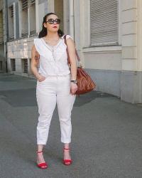 ❤ |#Look|:Porter un jean blanc avec un popotin méditerranéen...
