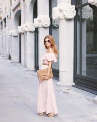 BOLSO TIPO SOBRE Y VESTIDO OFF SHOULDER. EVENTO MISAKO & BIRCHBOX