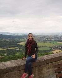 čaj o piatej so skutočných členmi pruskej kráľovskej rodiny Hohenzollern na vrchole pohoria  //  Burg Hohenzollern, Hechingen, Deutschland 