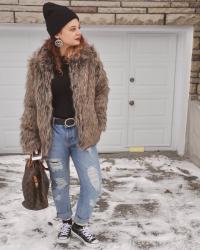 MOM JEAN & FAUXFUR