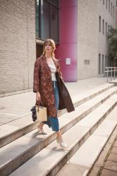 Outfit: vintage silk kimono coat and straw bag