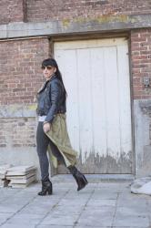 Leather jacket sur trench coat