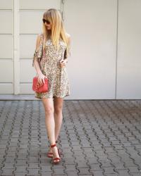 Floral dress ||| leather sandals Zara