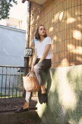 Mom jeans + straw basket bag | Spodnie mom jeans + torba koszyk