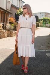 White 1940s-Style Vintage Dress and Lots of Red Tassels #iwillwearwhatilike