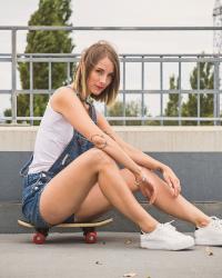 # SKATE GIRL !