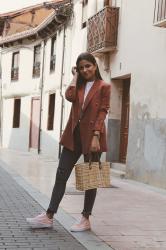 Look de entretiempo con blazer