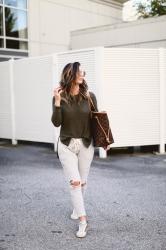 NEUTRAL + COMFORTABLE TRAVEL OUTFIT