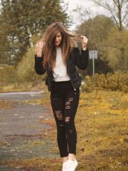 LACE UP SWEATSHIRT & RIPPED PANTS