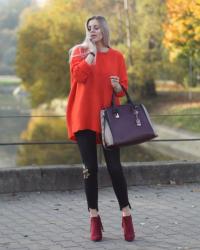 Czerwony sweter z jesiennej kolekcji Zara plus bordowe dodatki