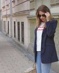 Blauer Blazer feat. Statement Shirt