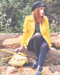 ► Mustard yellow & the woods.